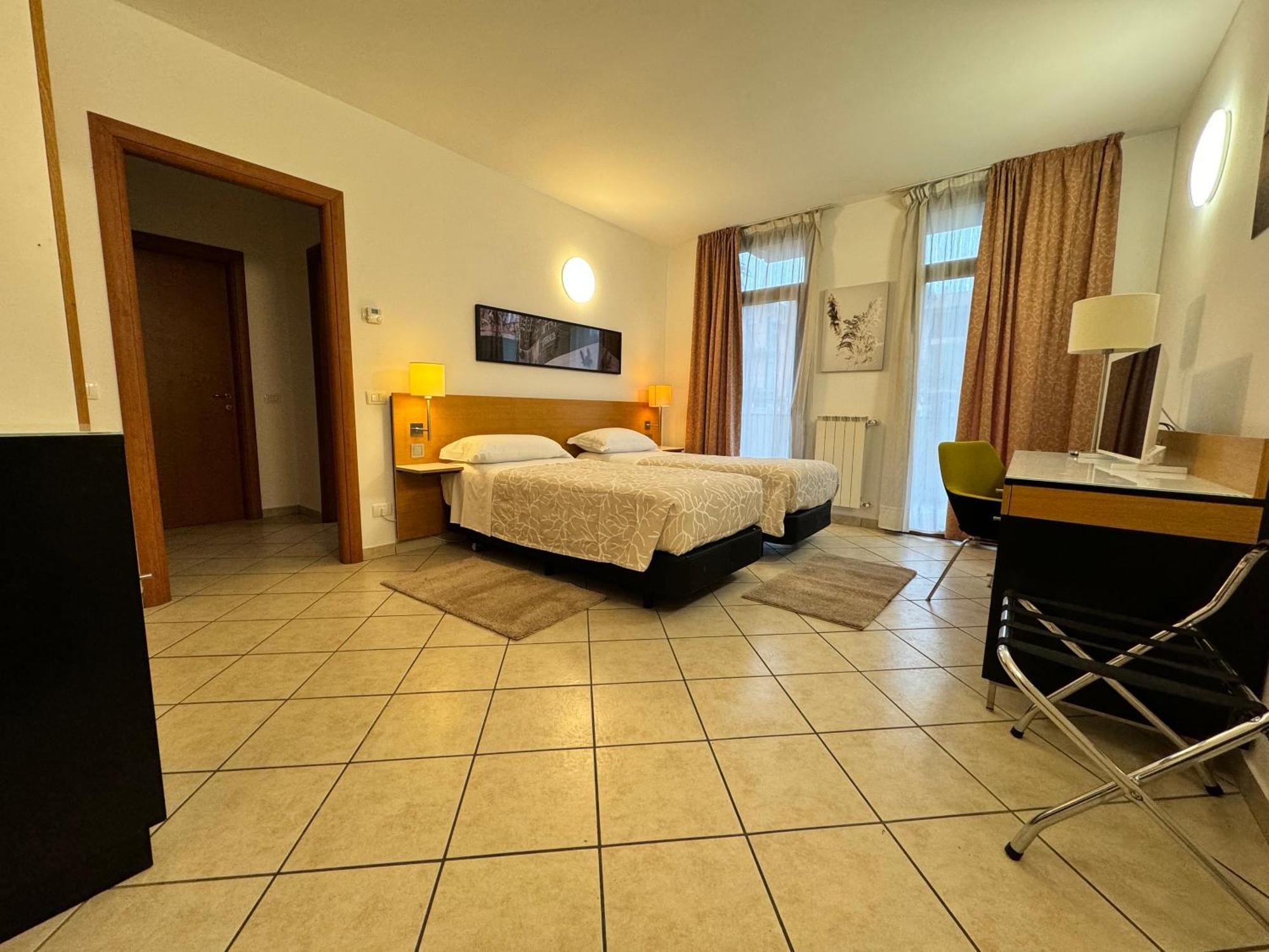 Residence Malpensa Somma Lombardo Exterior foto